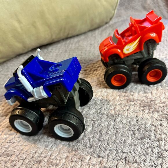 Blaze and the Monster Machines Slam and go Cars - Picture 3 of 4